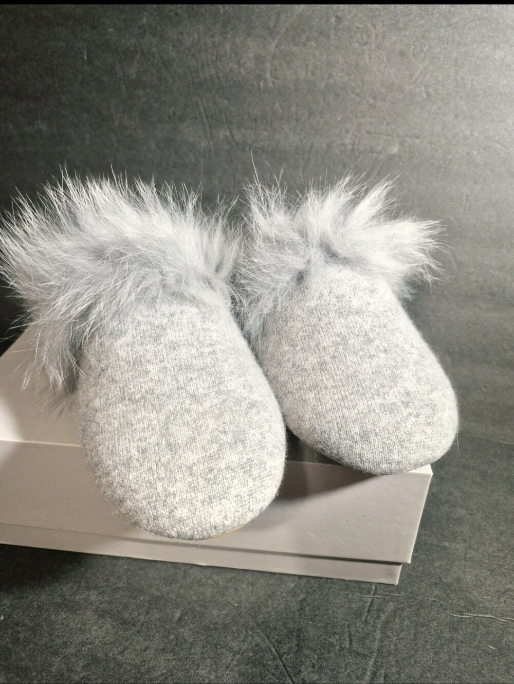 Neiman Marcus Gray Cashmere Real Dyed Silver Fox Fur Top Slippers Size Small 6-7